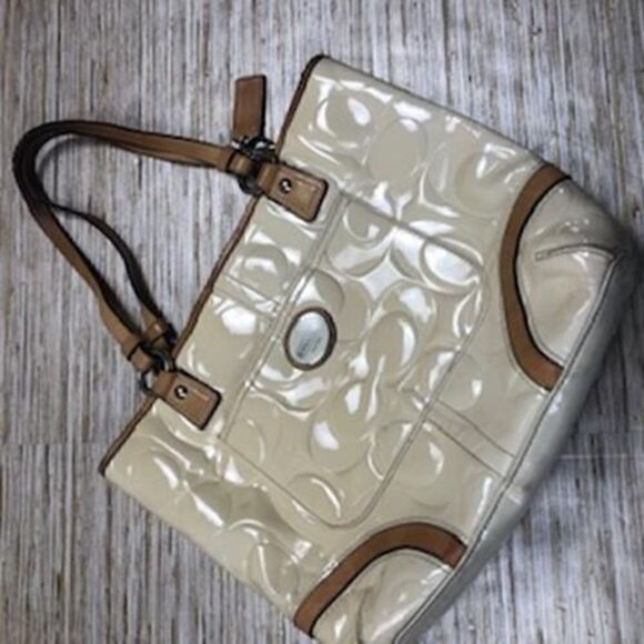 1360 Coach inlaid C Patent leather medium tote Ivory * - Picture 1 of 7